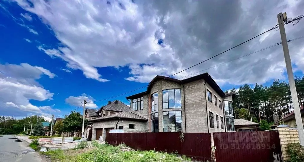 Дом в Оренбургская область, Оренбургский район, с. Нежинка ул. ... - Фото 1