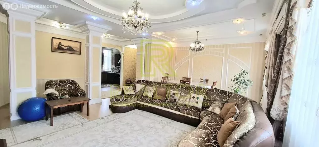 4-комнатная квартира: Красный Сулин, улица Металлургов, 16 (134.7 м) - Фото 0