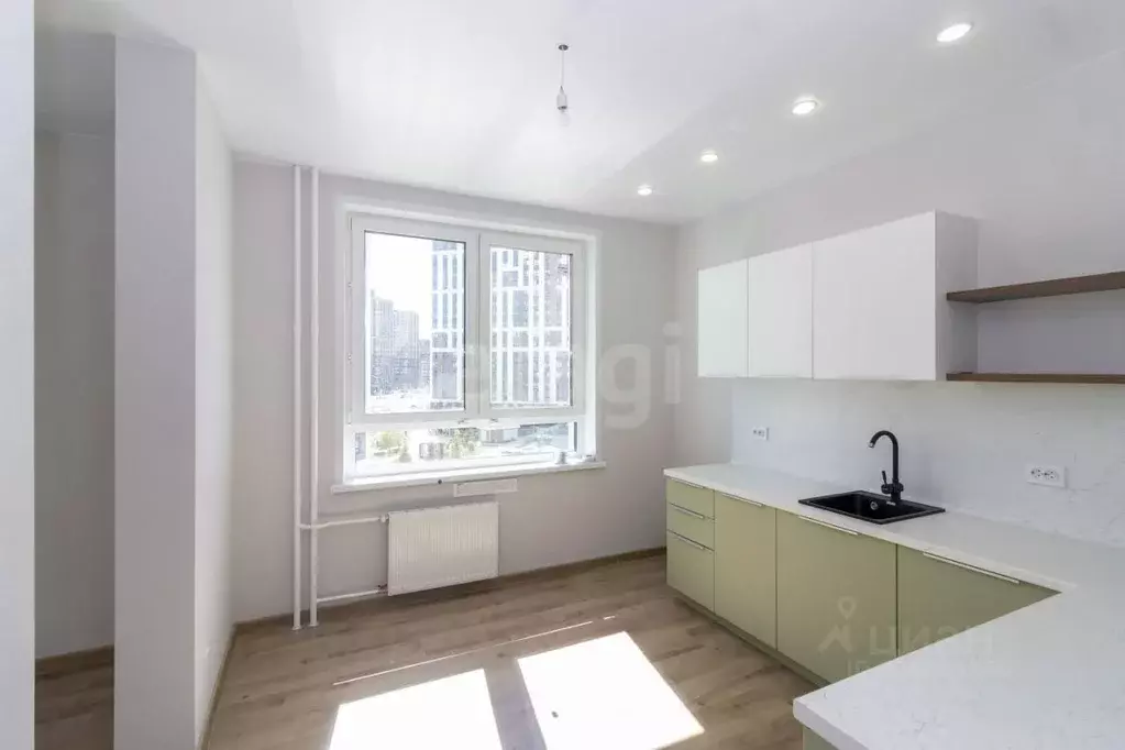 3-к кв. Тюменская область, Тюмень ул. Фармана Салманова, 21 (60.2 м) - Фото 1