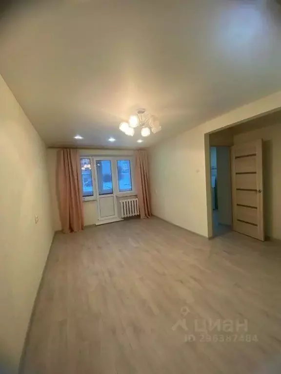 1-к кв. Чувашия, Чебоксары ул. Олега Кошевого, 9 (32.6 м) - Фото 0
