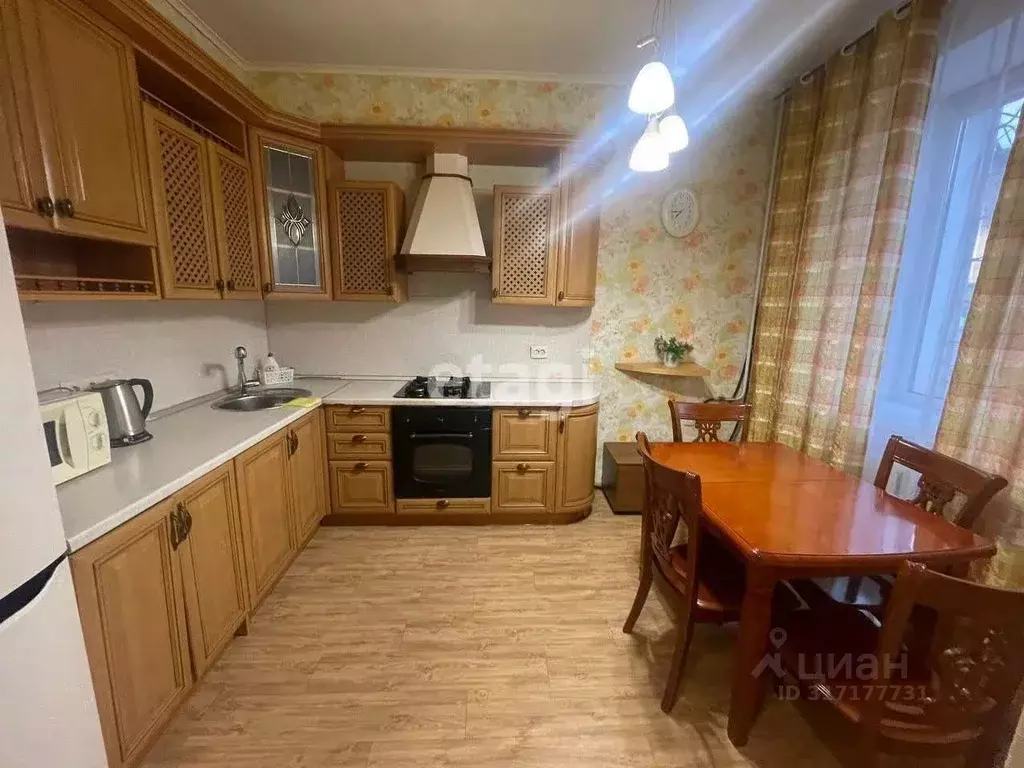 2-к кв. Амурская область, Благовещенск Комсомольская ул., 2 (63.3 м) - Фото 0