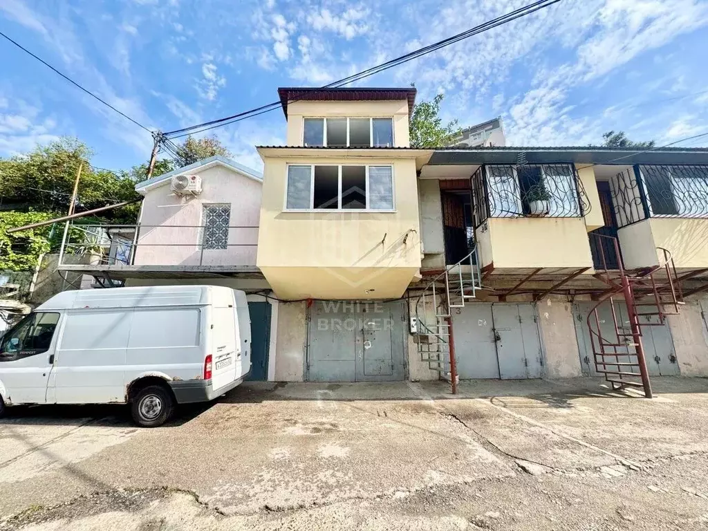 Гараж в Крым, Ялта ул. Суворовская, 21А (84 м) - Фото 1