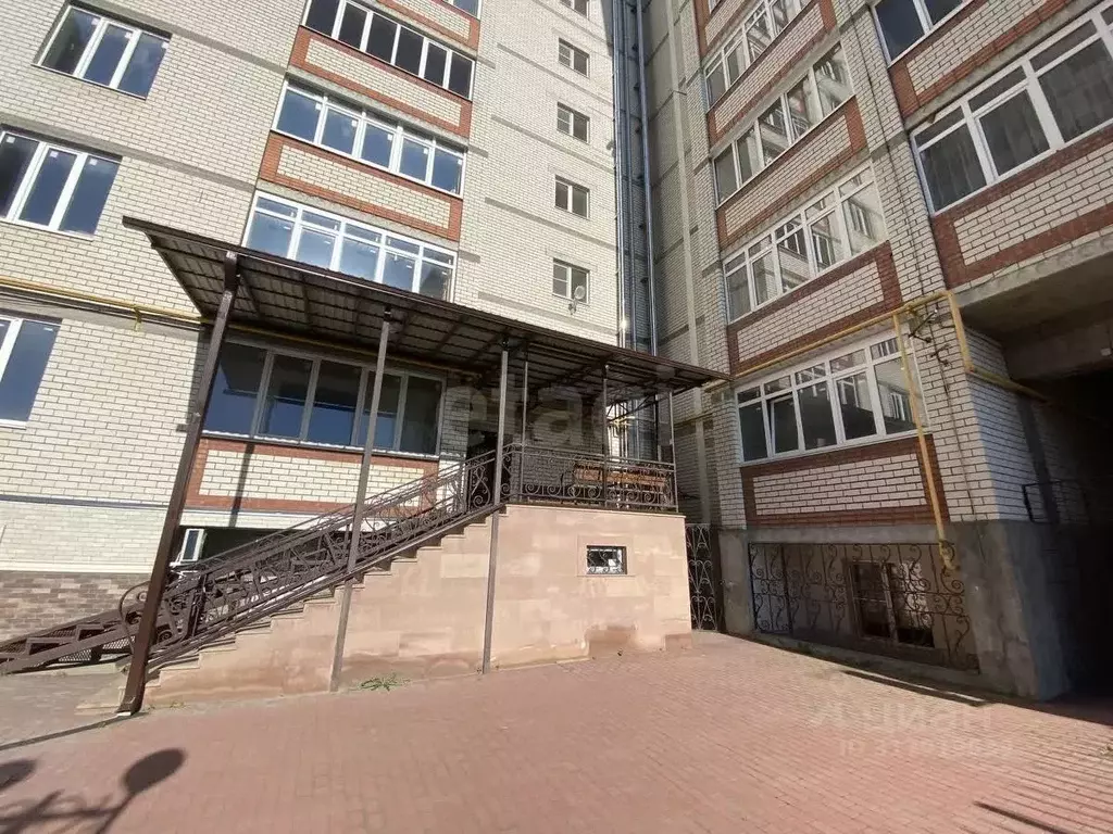 2-к кв. Карачаево-Черкесия, Черкесск Международная ул., 62 (95.4 м) - Фото 1