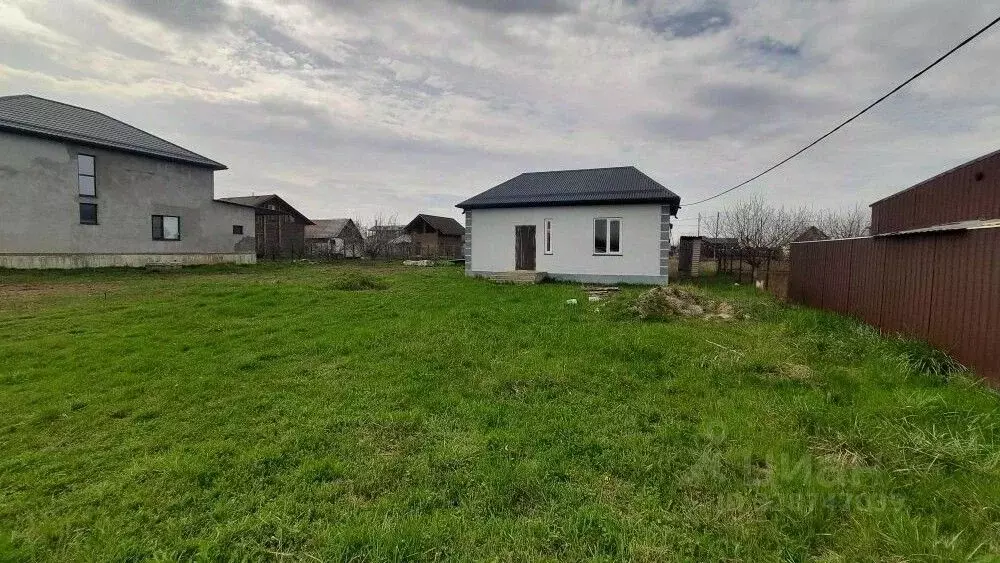 Дом в Краснодарский край, Абинск Российская ул., 25 (60 м) - Фото 1