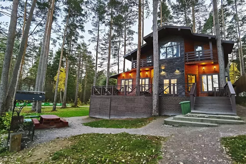 Дом в Ленинградская область, Приозерский район, пос. Сосново  (230 м) - Фото 0