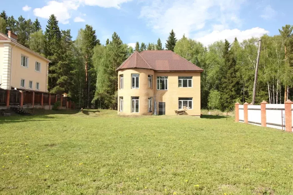 Дом в Красноярский край, Красноярск городской округ, пос. Элита ул. ... - Фото 0