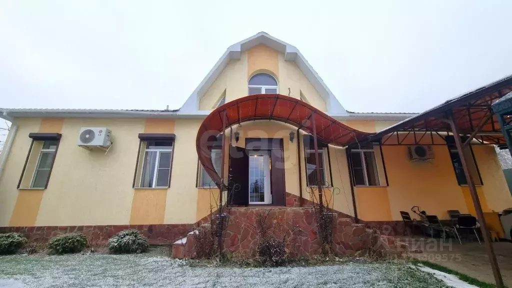 Дом в Волгоградская область, Волгоград Продольная ул., 84 (324 м) - Фото 1