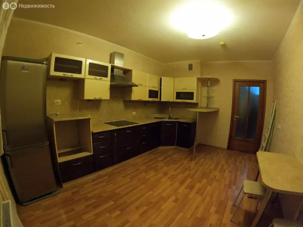 3-комнатная квартира: Екатеринбург, улица 8 Марта, 181к5 (80 м) - Фото 0