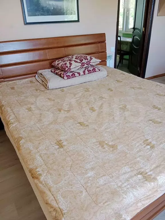 Комната 16 м в 4-к., 2/2 эт. - Фото 0