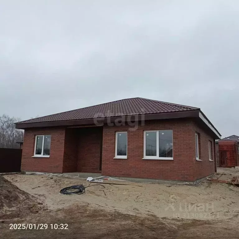 Дом в Брянская область, Брянский район, Новодарковичское с/пос, д. ... - Фото 1