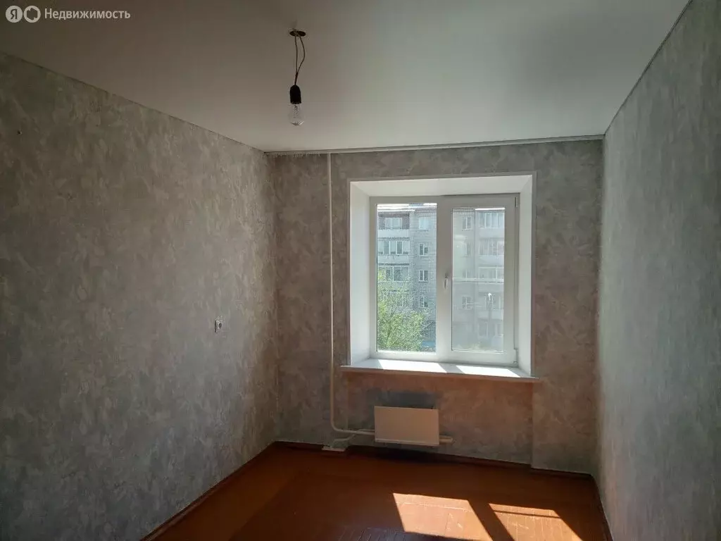 3-комнатная квартира: Еманжелинск, улица Титова, 15А (59.6 м) - Фото 1