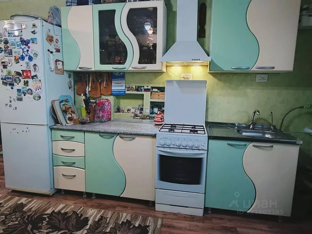 3-к кв. Астраханская область, Астрахань ул. Геологов, 25А (58.4 м) - Фото 1