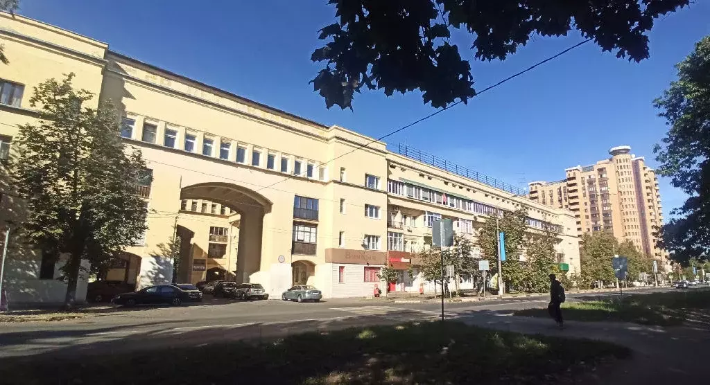 Продается 4-комнатная квартира - Фото 1