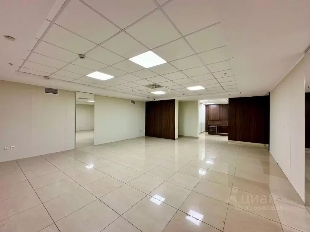 Торговая площадь в Самарская область, Самара Лесная ул., 33 (94 м) - Фото 1