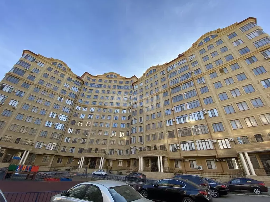 2-к кв. Дагестан, Каспийск ул. Каспийская, 2 (65.0 м) - Фото 1