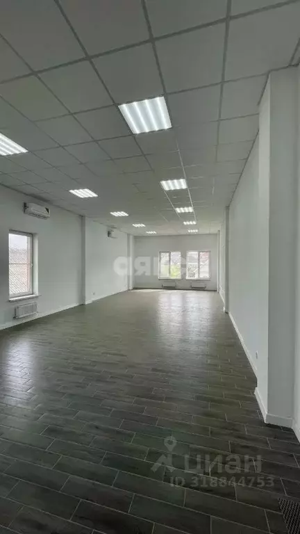 Офис в Краснодарский край, Горячий Ключ ул. Тельмана, 41Б (78 м) - Фото 0
