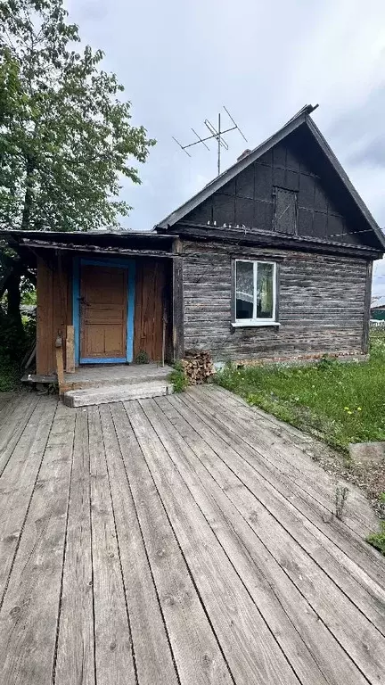 Дом в Хабаровский край, Имени Лазо район, пос. База Дрофа Украинская ... - Фото 1