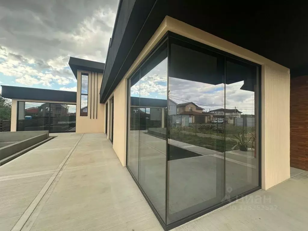 Дом в Краснодарский край, Краснодар ул. Имени Атамана Ф.Я. Бурсака, 6 ... - Фото 2