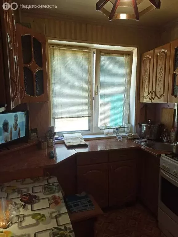 3-комнатная квартира: Усть-Катав, улица 40 лет Октября, 49 (61.5 м) - Фото 0
