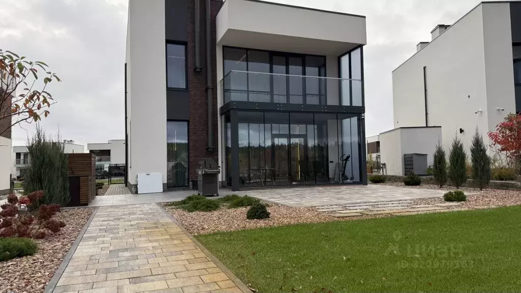 Таунхаус в Самарская область, Тольятти Лесопарковое ш., 41с8 (195 м) - Фото 1