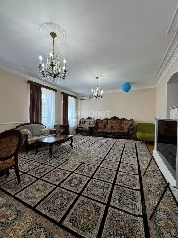 2-к кв. Кабардино-Балкария, Нальчик Кабардинская ул., 11 (72.0 м) - Фото 1