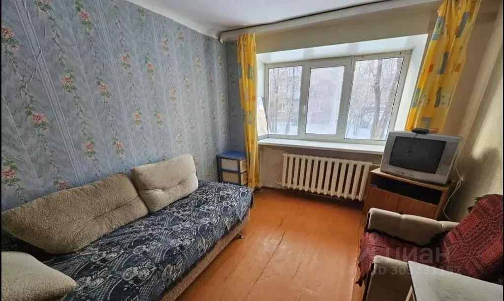 Комната Омская область, Омск ул. Петра Ильичева, 2 - Фото 2