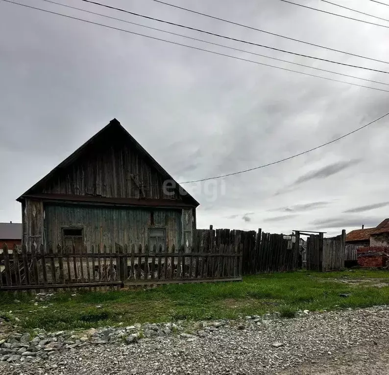 Дом в Челябинская область, Чебаркульский район, с. Кундравы ул. Труда ... - Фото 0