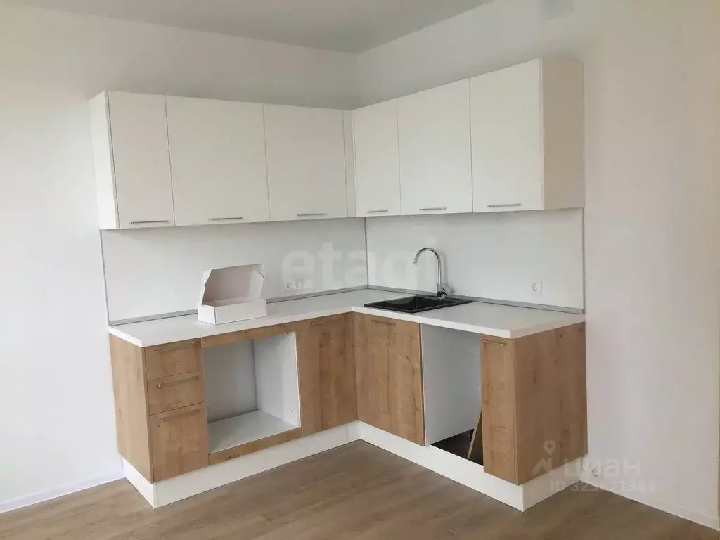 Студия Тюменская область, Тюмень ул. Юрия Рогачева, 11к2 (24.8 м) - Фото 1