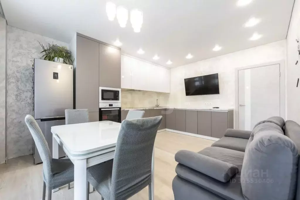 3-к кв. Тюменская область, Тюмень ул. Николая Никитина, 10 (78.8 м) - Фото 1