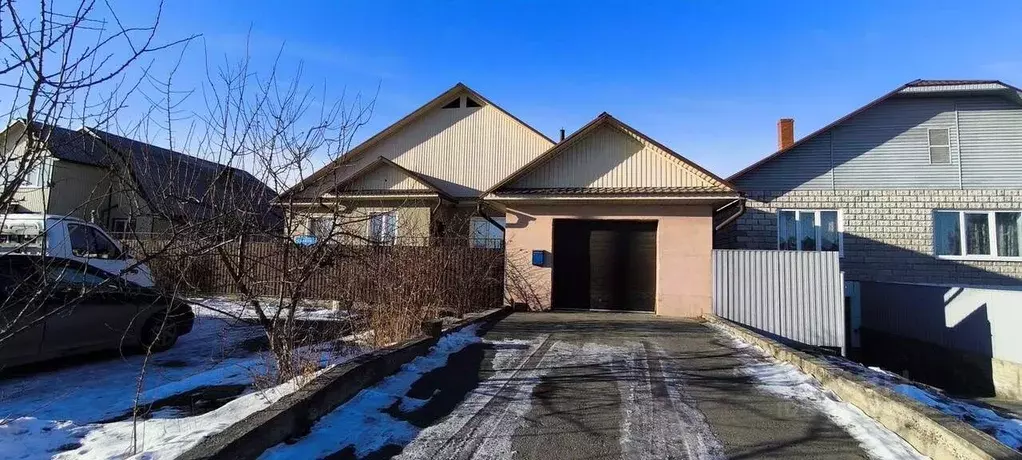 Коттедж в Хакасия, Абакан Саянская ул., 62 (322 м) - Фото 1