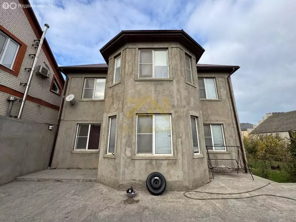 Дом в Махачкала, улица Хаджи Булача, 32 (242 м) - Фото 2