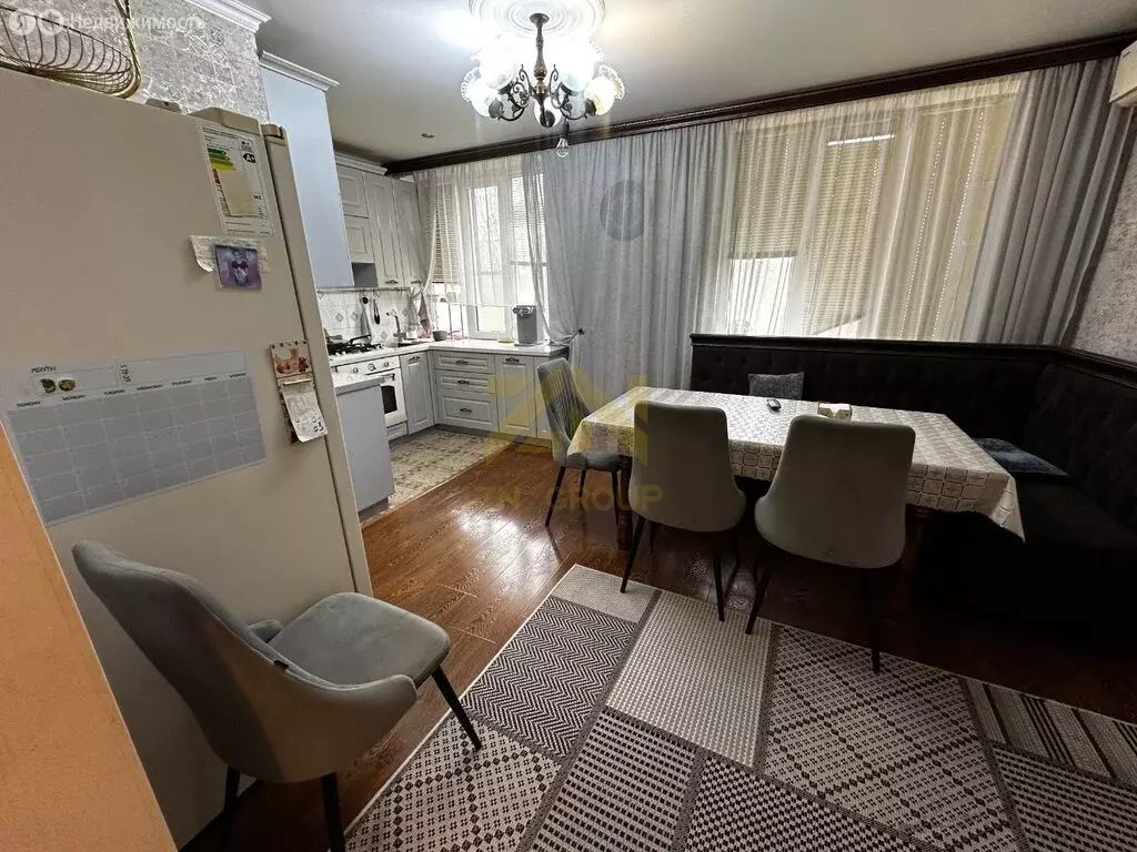 3-комнатная квартира: Махачкала, проспект Имама Шамиля, 40Б (64 м) - Фото 1