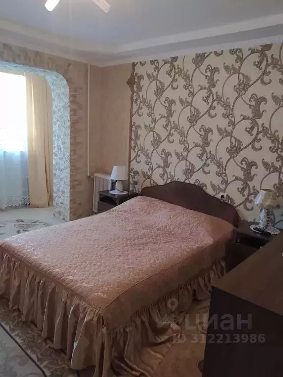 2-к кв. Крым, Алушта муниципальный округ, Партенит пгт ул. Победы, 19 ... - Фото 0