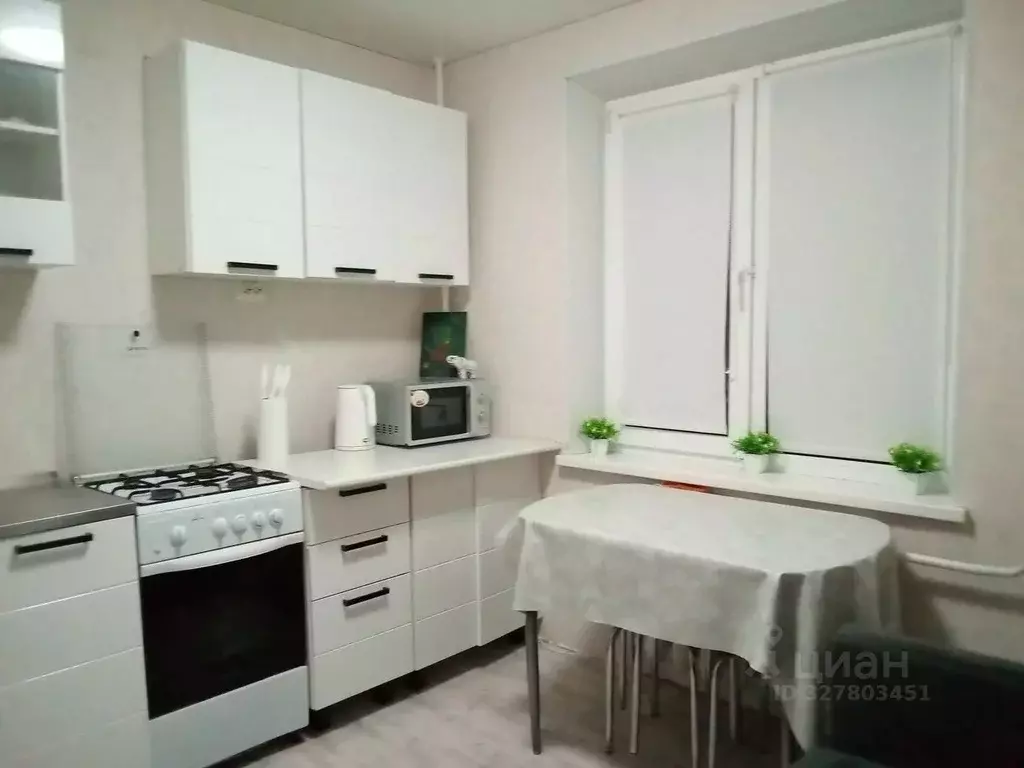 2-к кв. Оренбургская область, Гай ул. Декабристов, 6 (50.1 м) - Фото 1