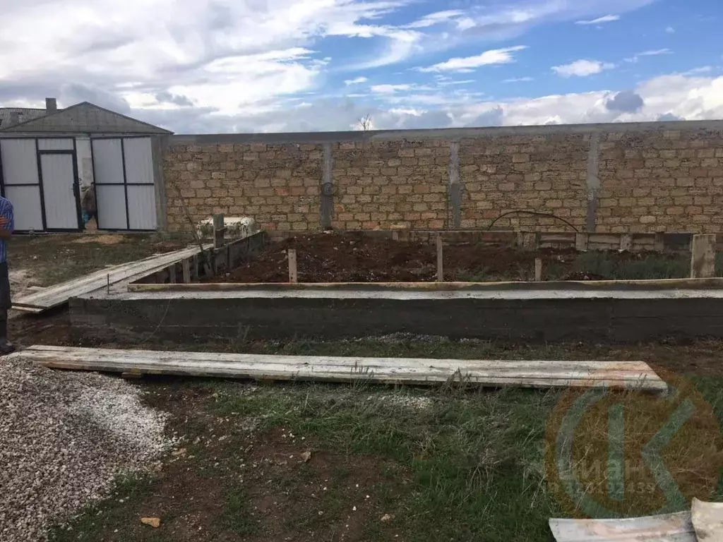 Участок в Крым, Сакский район, Штормовское с/пос, с. Хуторок ул. ... - Фото 1