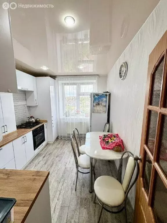 3-комнатная квартира: Высокая Гора, Луговая улица, 10 (68 м) - Фото 0
