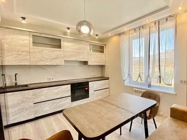 2-к кв. Крым, Алушта пер. Заводской, 8И (61.2 м) - Фото 1