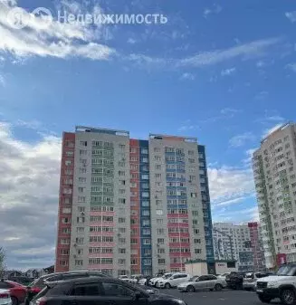 2-комнатная квартира: Тюмень, улица Павла Шарова, 3 (67 м) - Фото 2