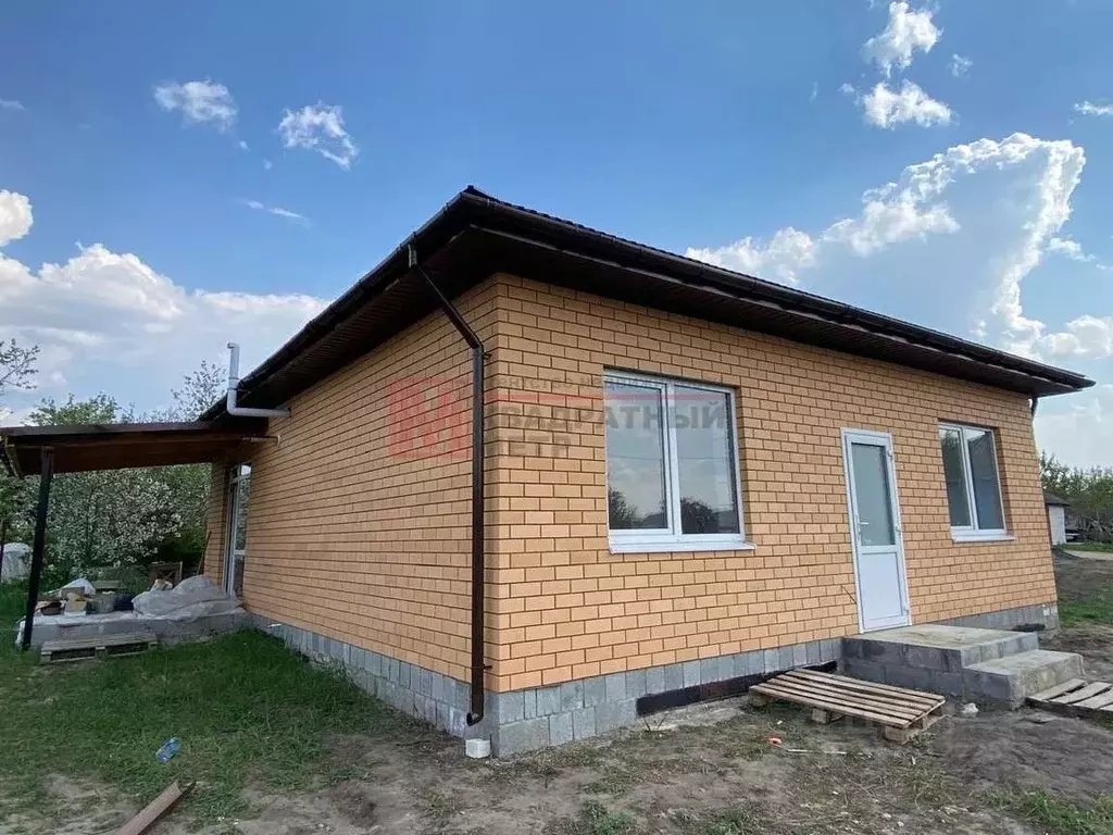 Дом в Белгородская область, Старооскольский городской округ, с. Озерки ... - Фото 1