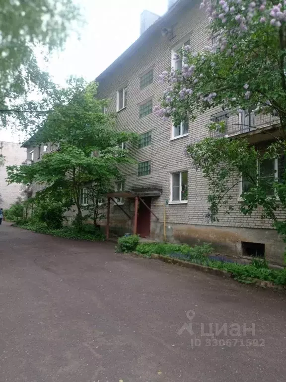 3-к кв. Ленинградская область, Луга Красноармейская ул., 36 (59.8 м) - Фото 1