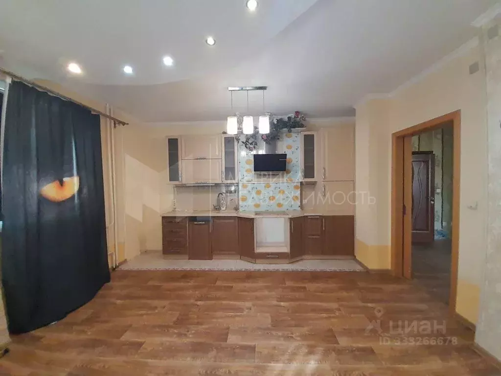 2-к кв. Тюменская область, Тюмень ул. Василия Гольцова, 3 (75.5 м) - Фото 1