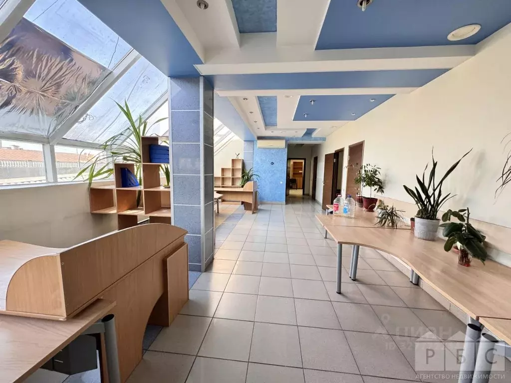 Офис в Саратовская область, Саратов ул. Имени А.М. Горького, 30А (140 ... - Фото 1