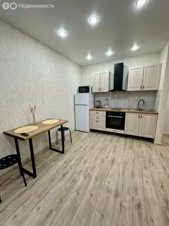 1-комнатная квартира: Тюмень, улица Василия Малкова, 10 (29 м) - Фото 0