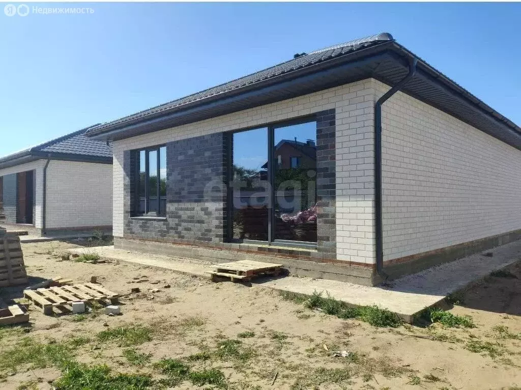 Дом в Саратовская область, муниципальное образование Энгельс, посёлок ... - Фото 1