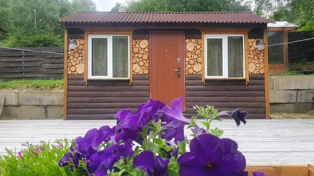 Дом в Иркутская область, Иркутский муниципальный округ, Листвянка рп ... - Фото 1