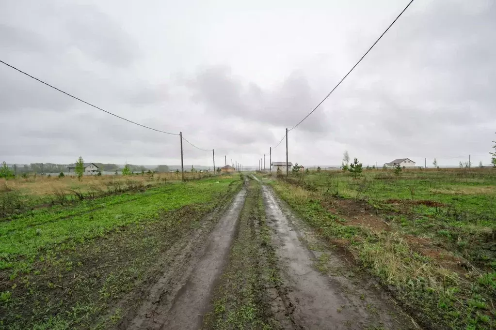 Участок в Татарстан, Тукаевский район, с. Биклянь ул. Энтузиастов ... - Фото 0