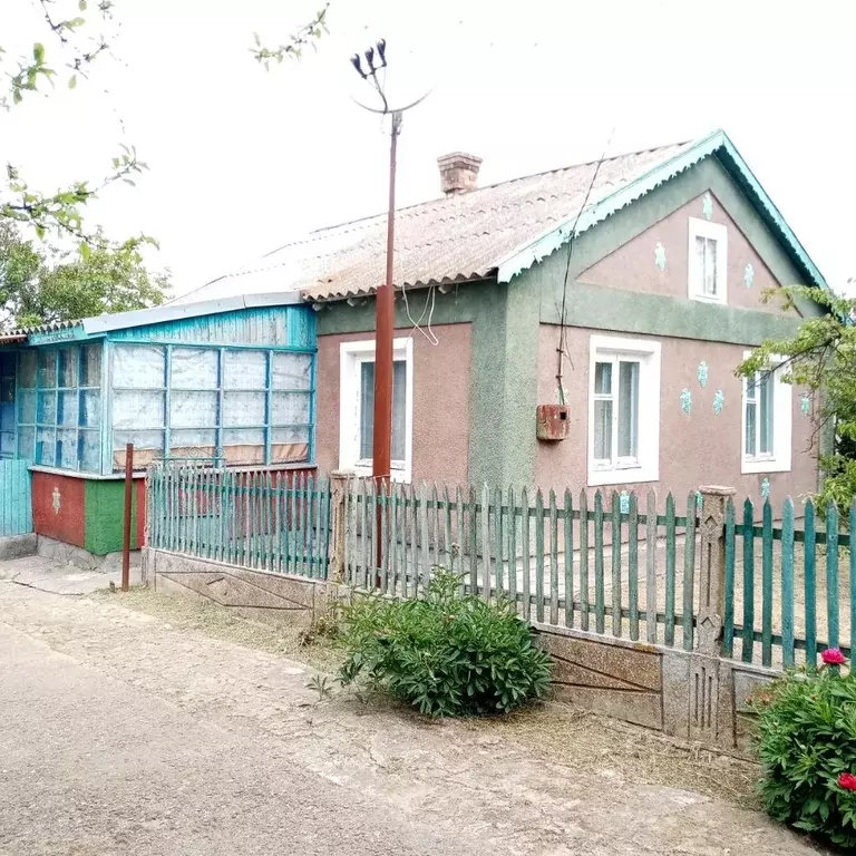 Дом в Крым, Красноперекопский район, с. Вишневка ул. Есенина (51 м) - Фото 1