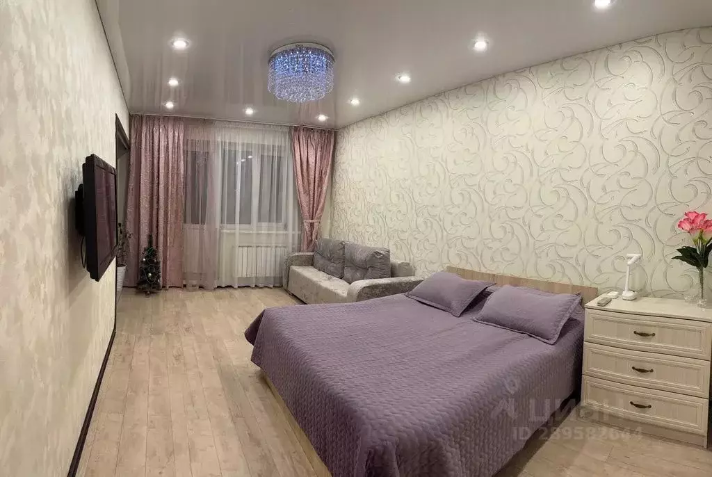 1-к кв. Татарстан, Казань ул. Гарифа Ахунова, 10 (56.0 м) - Фото 0