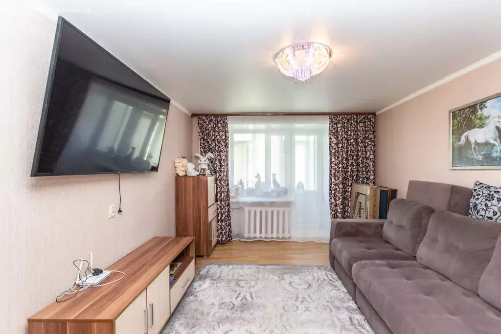 3-комнатная квартира: Тобольск, микрорайон Иртышский, 18 (56 м) - Фото 1
