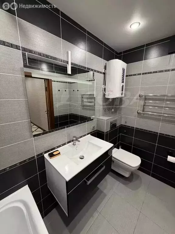 2-комнатная квартира: Тюмень, улица Газовиков, 61 (57.2 м) - Фото 1